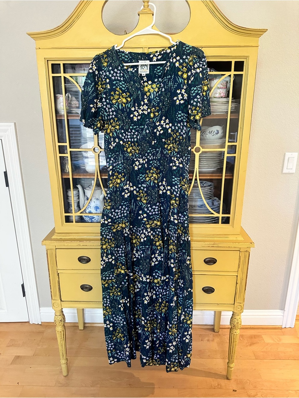 Citrus Navy Floral V-Neck Maxi Dress with Yellow & White Blossoms